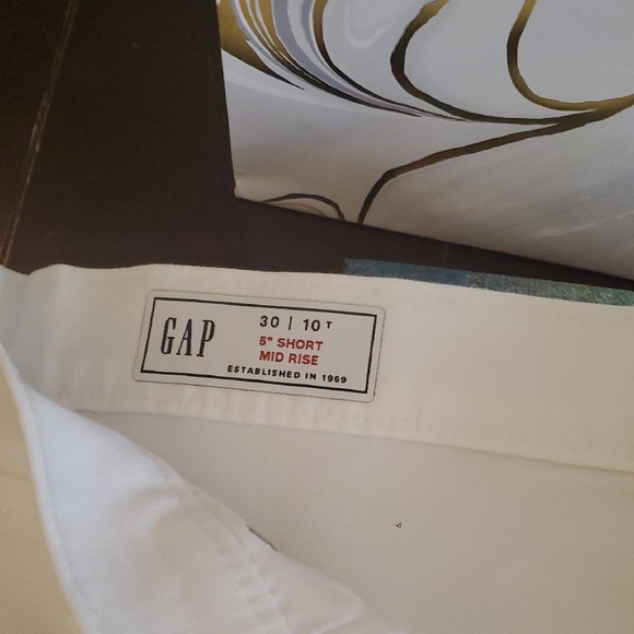 GAP White Jean Shorts for Women - Picture 4 of 6